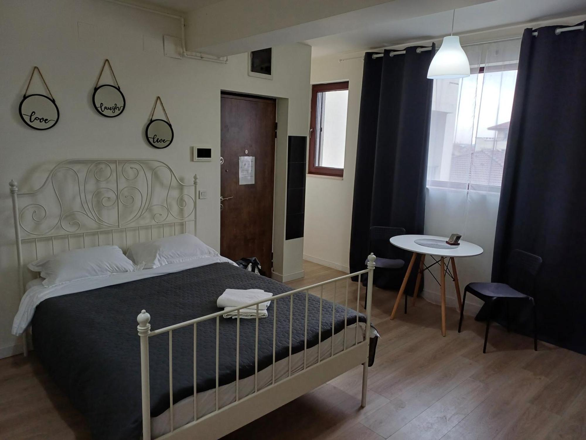 Tom'S House Apartman Otopeni Kültér fotó